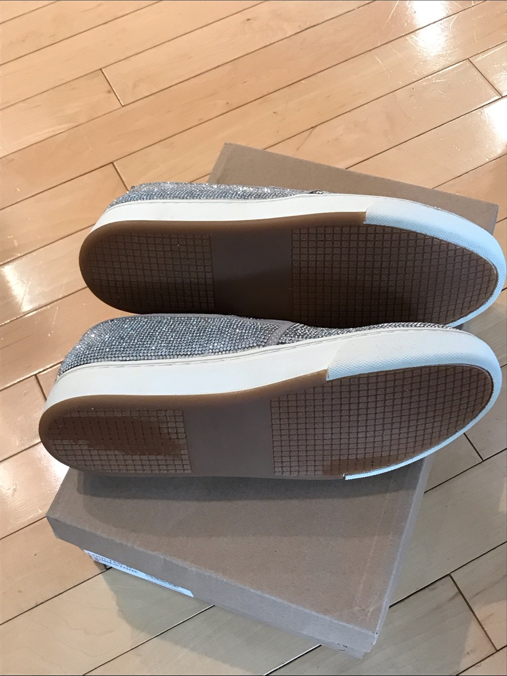 New Steve Madden sparkling slip on sneakers - 8 in box - Picture 6 of 11